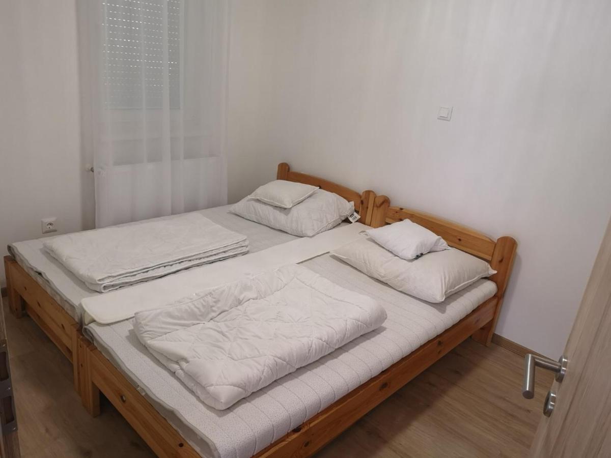 Nella Apartman Lägenhet Siófok Exteriör bild