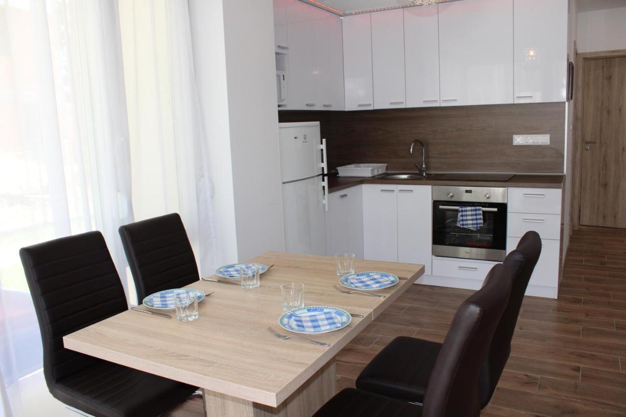 Nella Apartman Lägenhet Siófok Exteriör bild