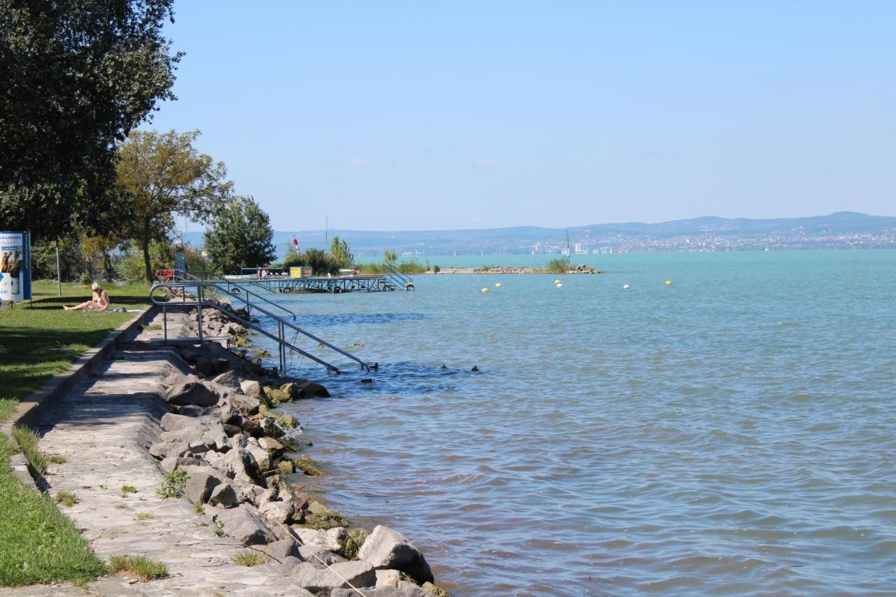 Nella Apartman Lägenhet Siófok Exteriör bild
